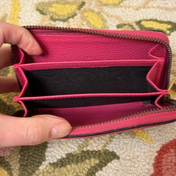GUCCI Logo Wallet Coin Compartment Zip Around Leather Coin Purse- Pink - Picture 8 of 15